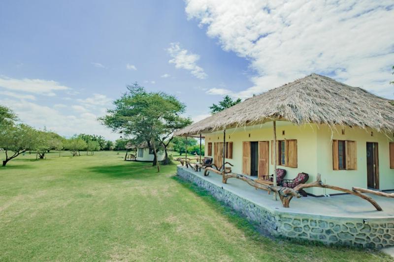 Mtowabaga Lake Natron Maasai Giraffe Eco Lodge And Camping מראה חיצוני תמונה