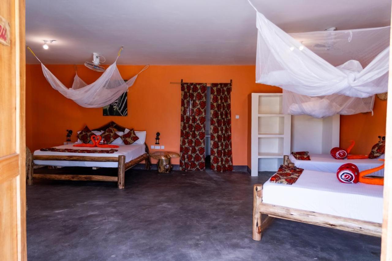 Mtowabaga Lake Natron Maasai Giraffe Eco Lodge And Camping מראה חיצוני תמונה